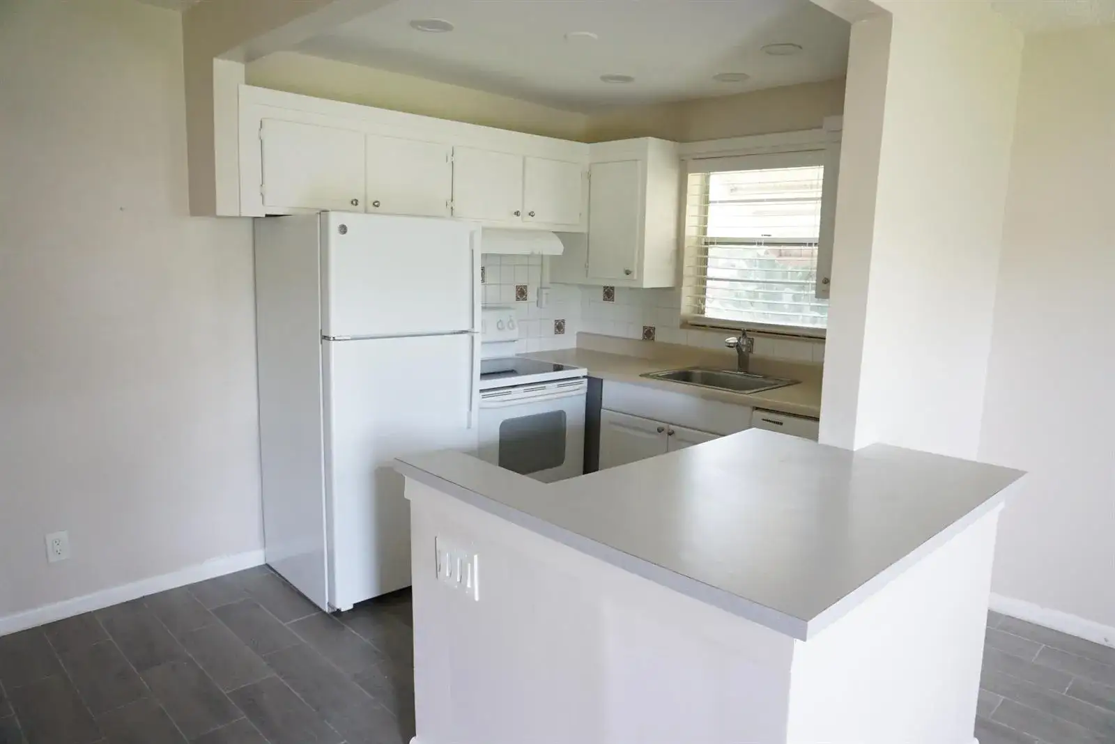 1 bedroom 1 bath Residential Lease for rent at 249 Sheffield K, West Palm Beach FL 33417