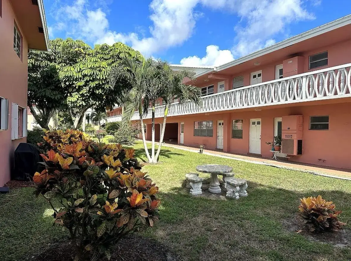 1 bedroom 1 bath Residential for sale at 300 NE 20TH Street # 4100, Boca Raton FL 33431