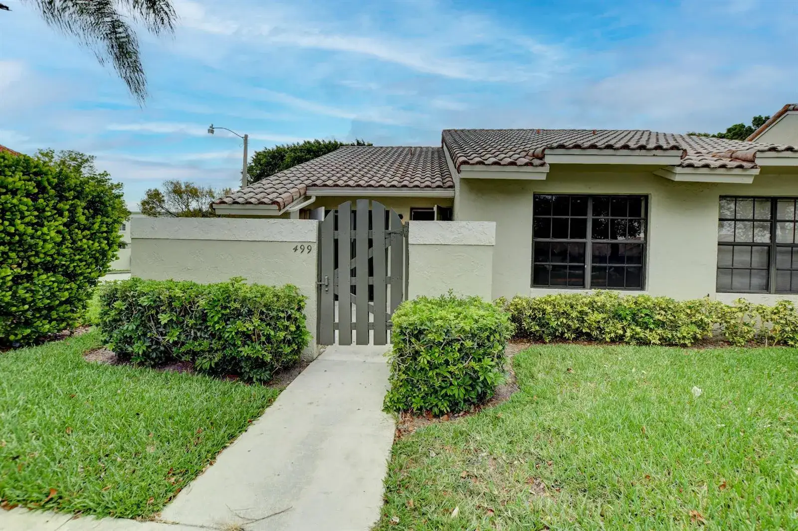 2 bedroom 2 bath Residential Lease for rent at 499 HARDWOOD Place, Boca Raton FL 33431