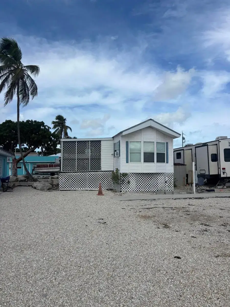 2 bedroom 1 bath Residential for sale at 36 E 2nd Street # p4, Key Largo FL 33037
