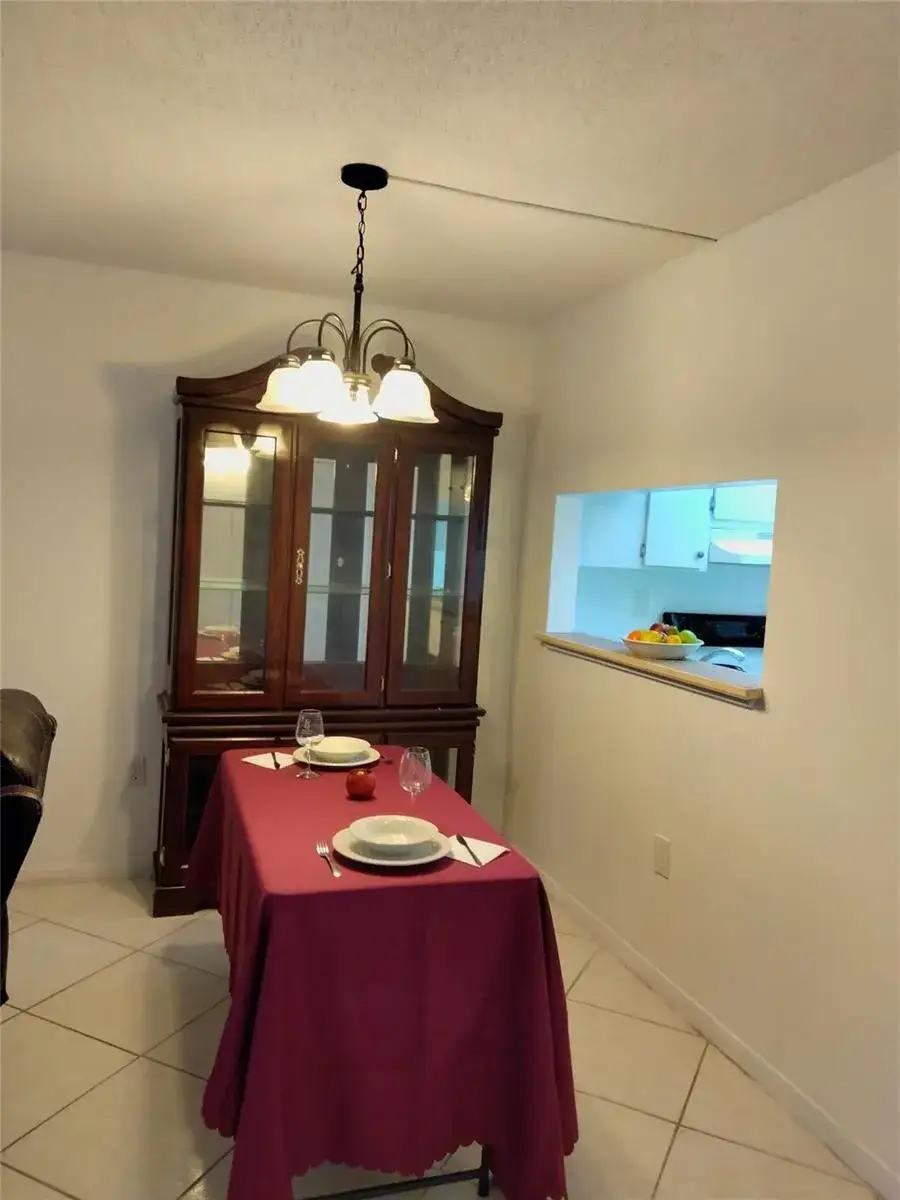 1 bedroom 1 bath Residential Lease for rent at 9351 LIME BAY Boulevard # 302, Tamarac FL 33321