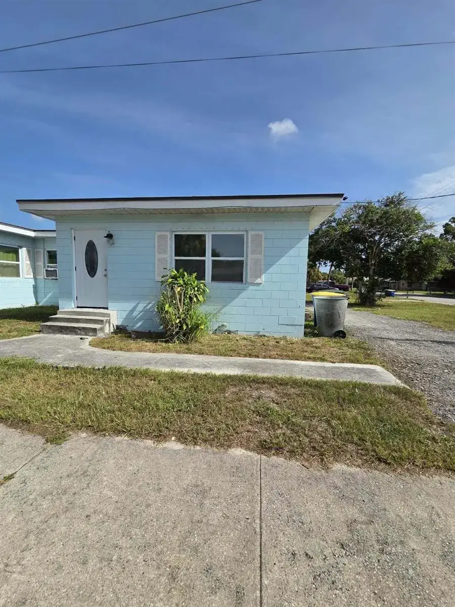 2 bedroom 1 bath Residential Lease for rent at 2204 Ave G, Fort Pierce FL 34950