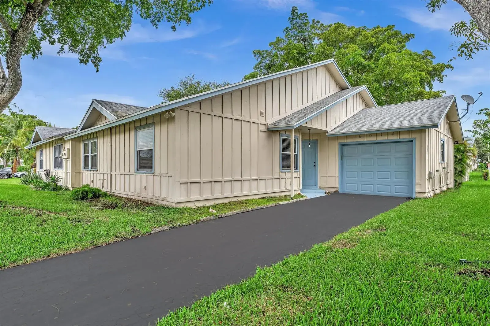 3 bedroom 2 bath Residential for sale at 6014 NW 78th Way, Tamarac FL 33321