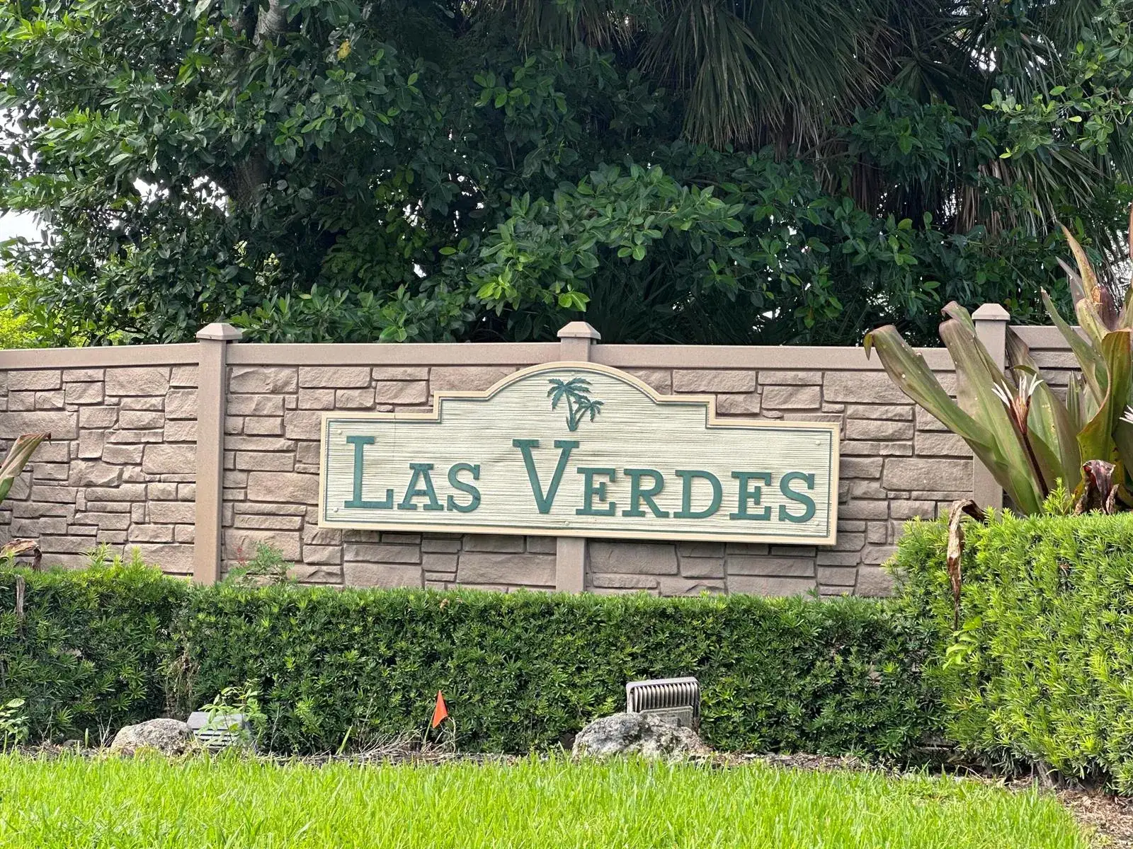 3 bedroom 2 bath Residential for sale at 5483 VIBURNUM Circle, Delray Beach FL 33484