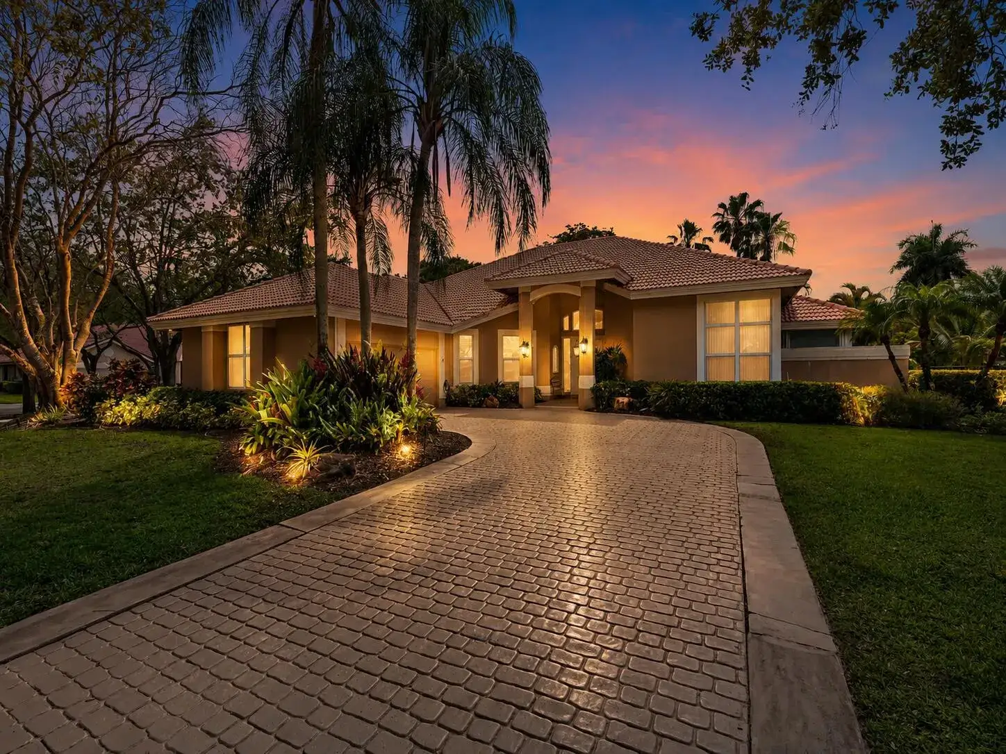 1207 Manor Drive S, Weston FL 33326
