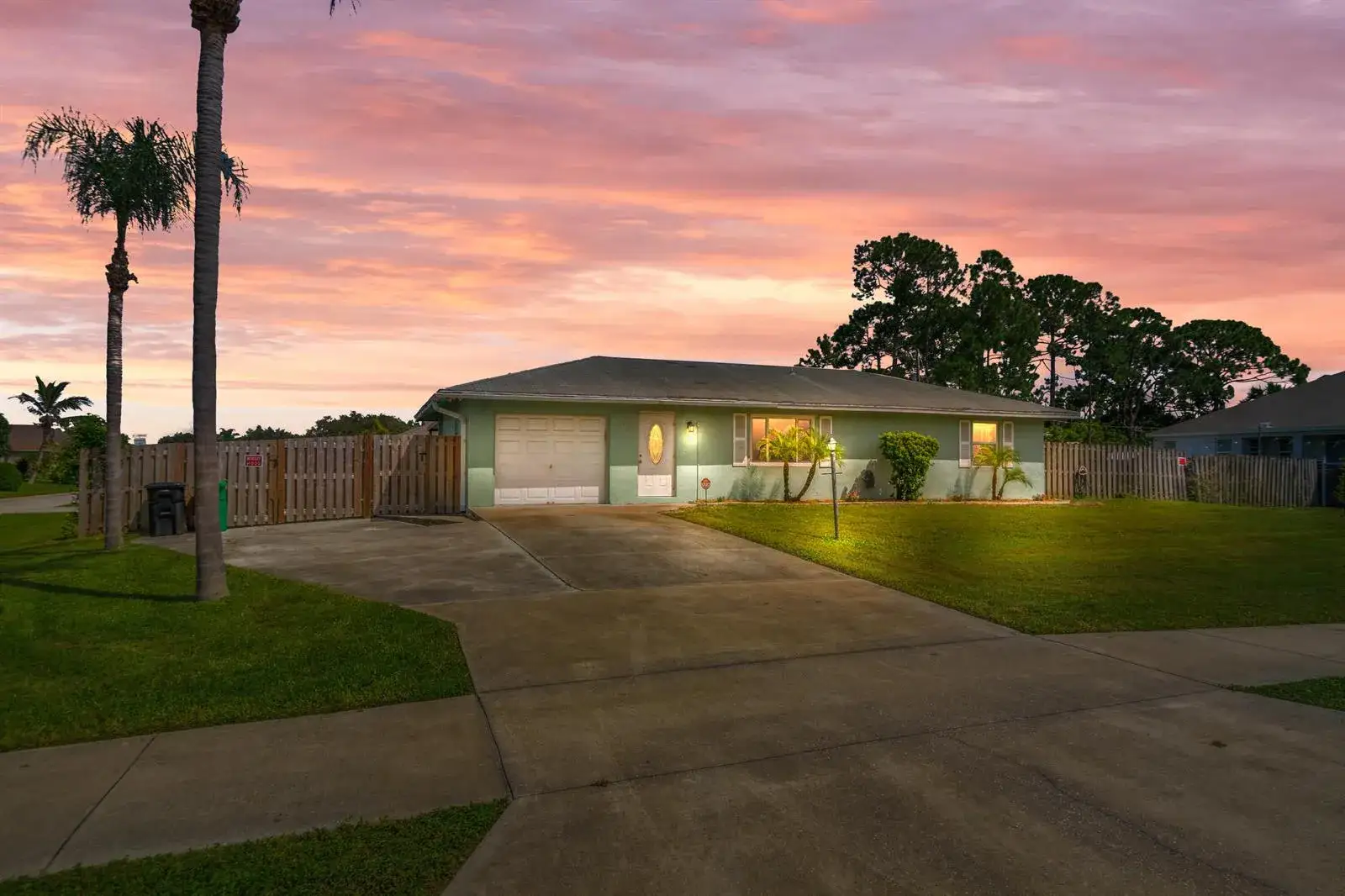 2 bedroom 2 bath Residential for sale at 257 SW THORNHILL Drive, Port St. Lucie FL 34984
