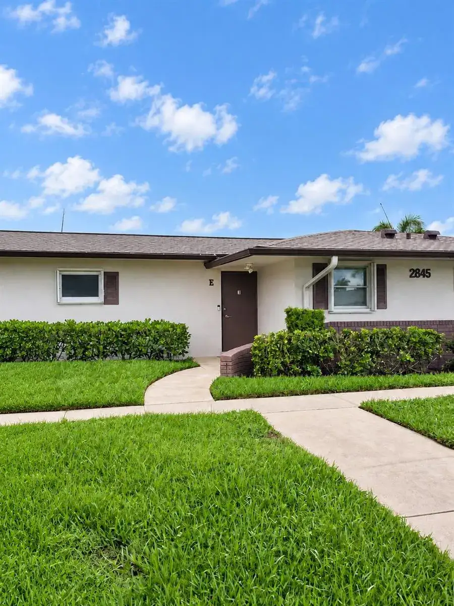 1 bedroom 1 bath Residential for sale at 2845 CROSLEY Drive E, West Palm Beach FL 33415