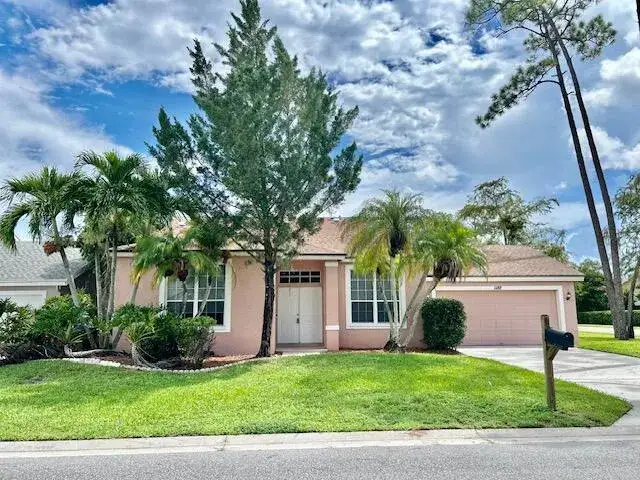3 bedroom 2 bath Residential for sale at 1182 AVIARY Road, Wellington FL 33414