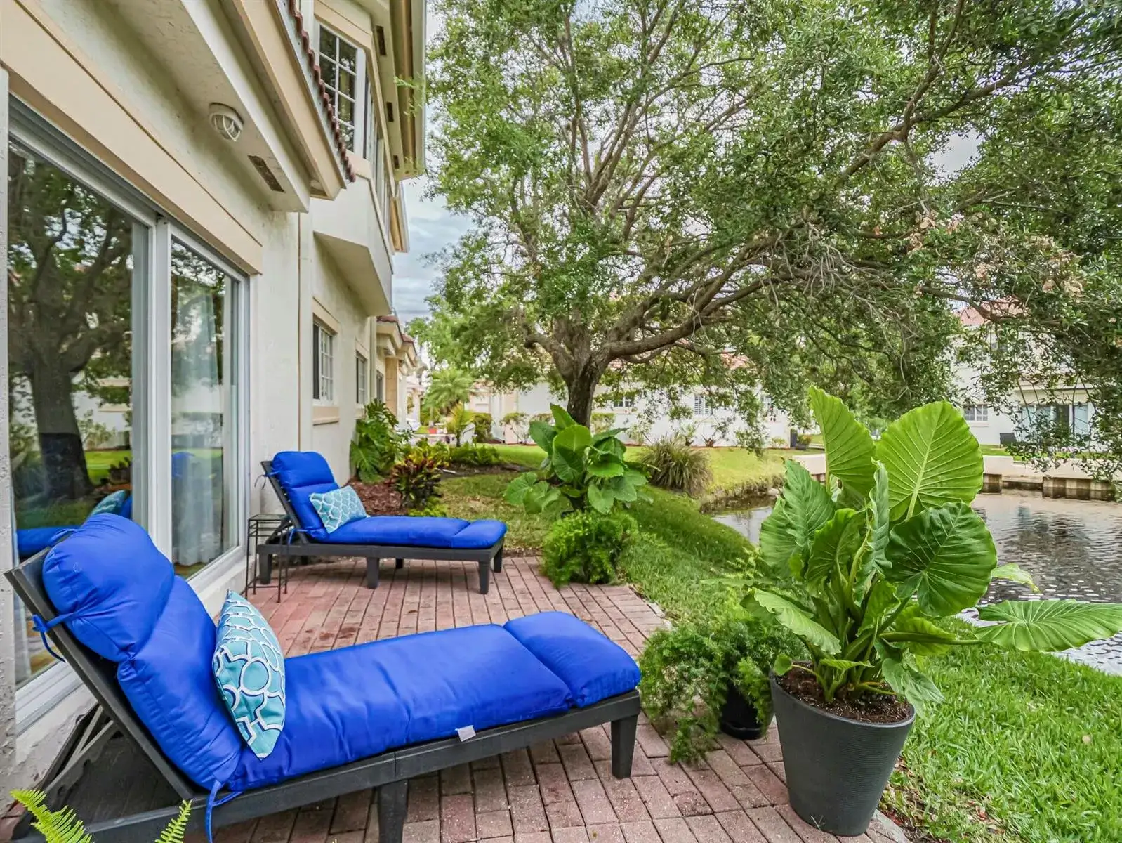 536 7TH Square # 103, Vero Beach FL 32962