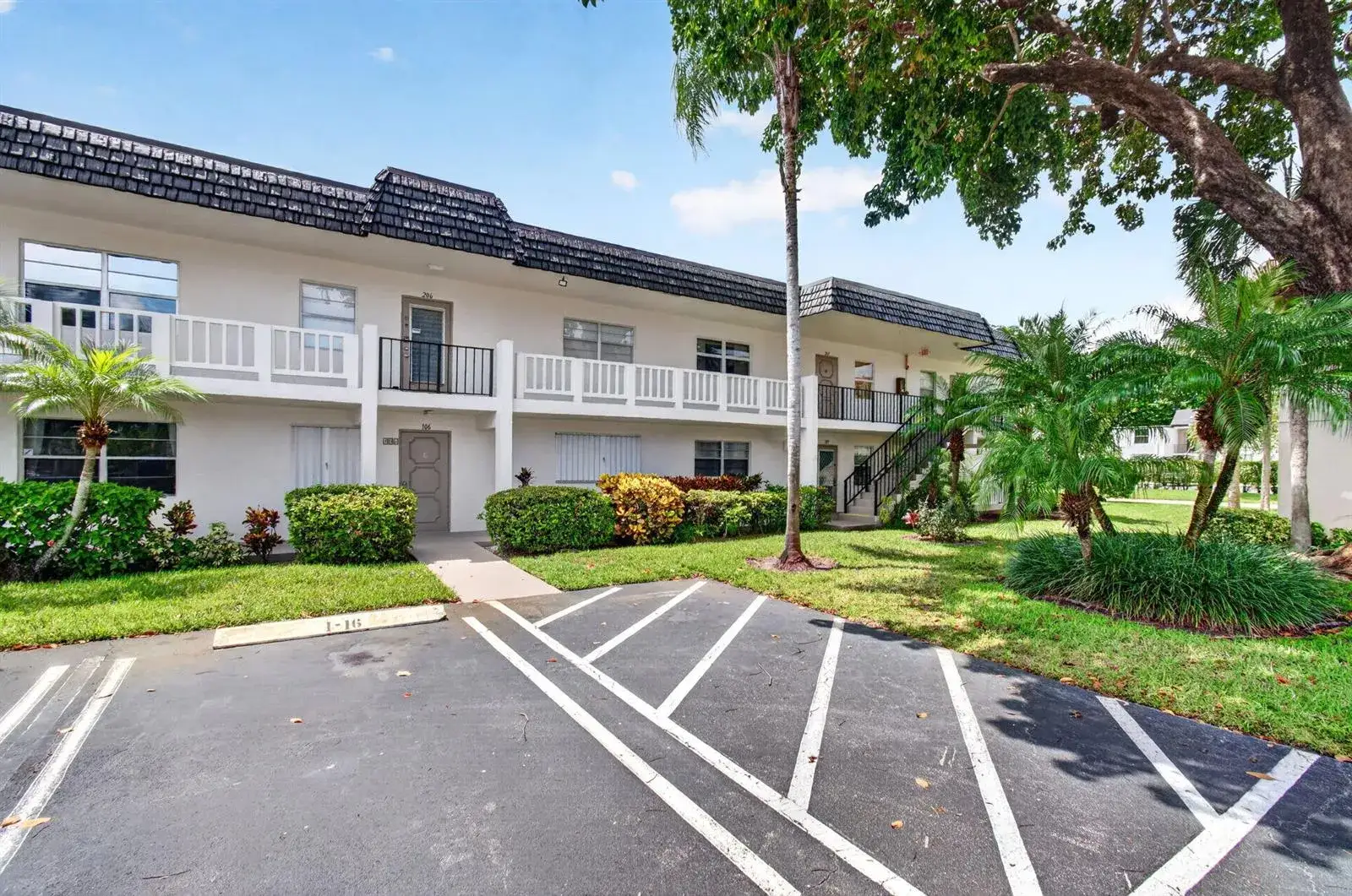 2 bedroom 2 bath Residential for sale at 1 ABBEY Lane # 108, Delray Beach FL 33446