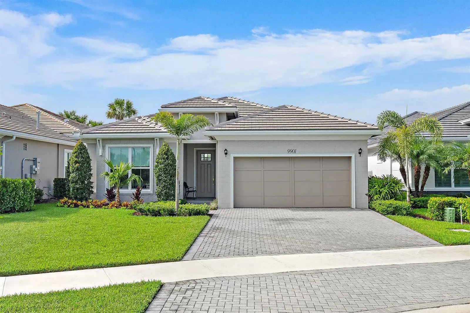 3 bedroom 2 bath Residential for sale at 9901 Regency Way, Palm Beach Gardens FL 33412