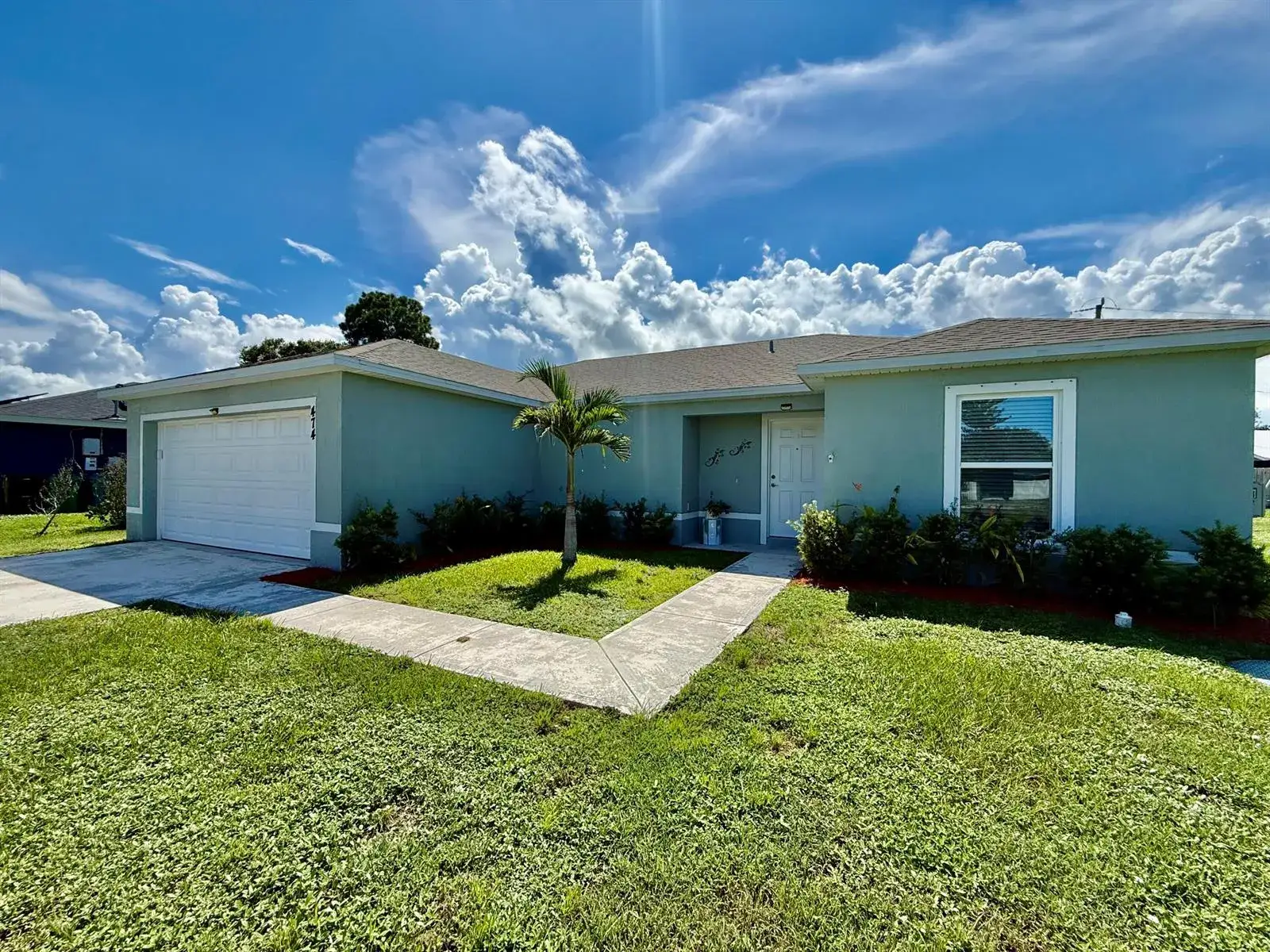 3 bedroom 2 bath Residential for sale at 474 NE MAINSAIL Street, Port St. Lucie FL 34983