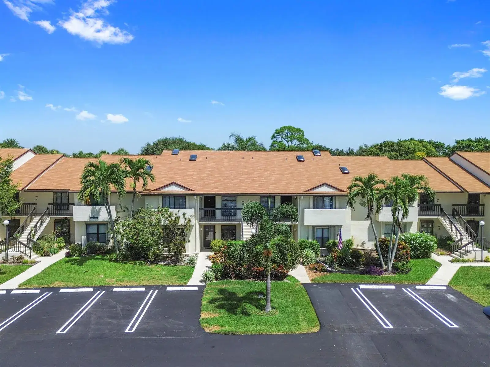 2 bedroom 2 bath Residential for sale at 3385 Lucerne Park Drive, FL 33467