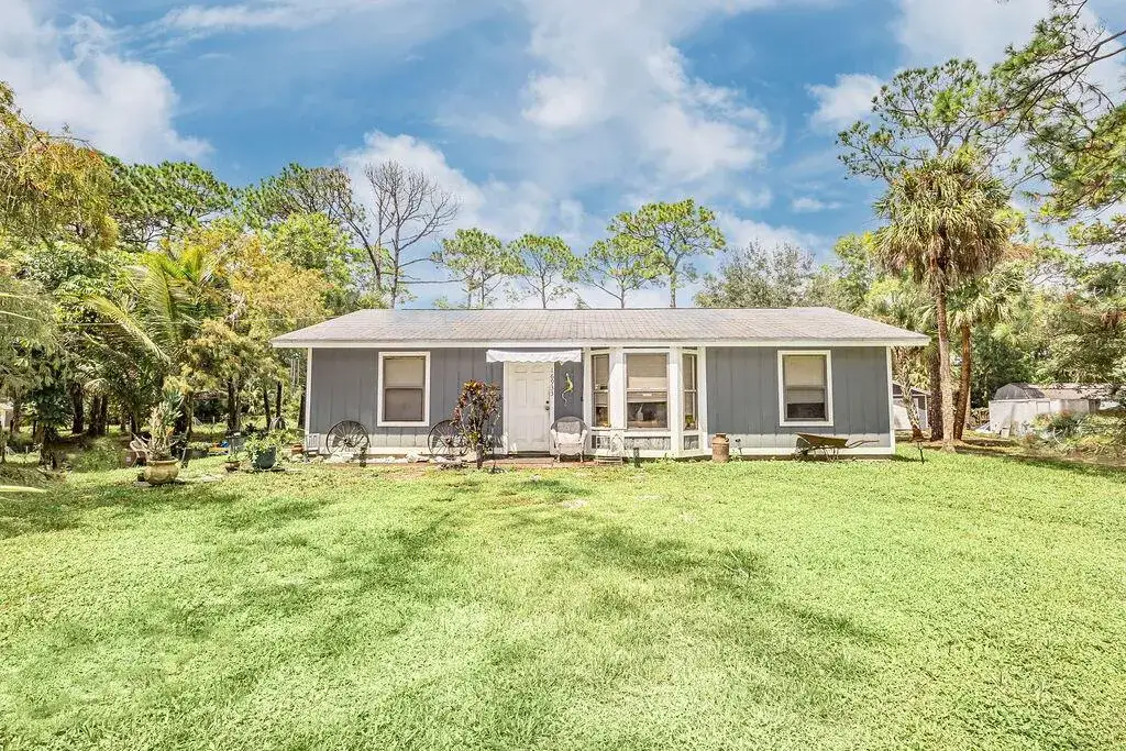 3 bedroom 2 bath Residential for sale at 16933 W Calder Drive W, FL 33470