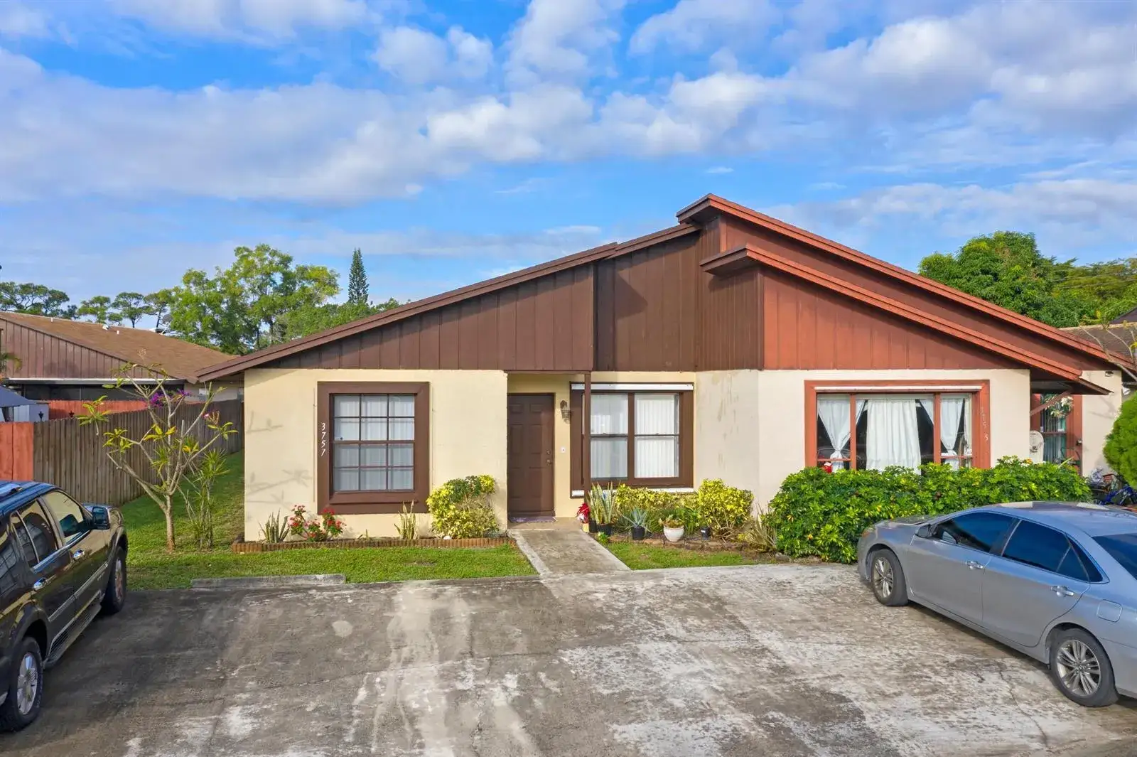 2 bedroom 2 bath Residential Lease for rent at 3757 Mil Pond Court, FL 33463