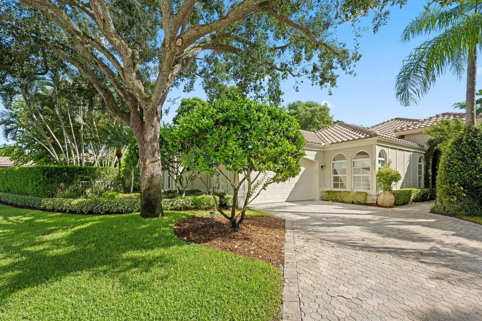 3 bedroom 3 bath Residential for sale at 2674 Players Court, Wellington FL 33414