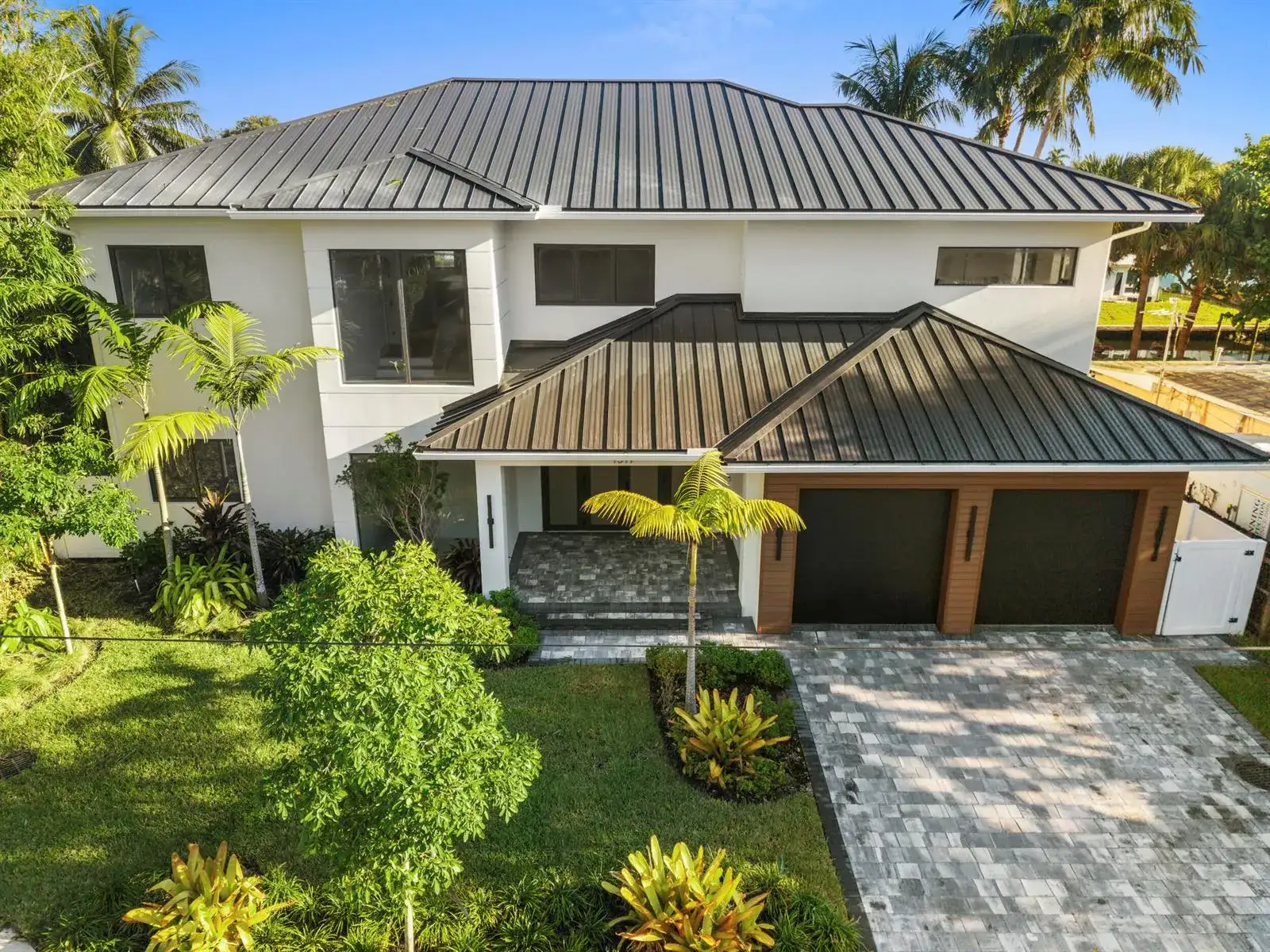 5 bedroom 5 bath Residential for sale at 1317 TANGELO Isle, Fort Lauderdale FL 33315