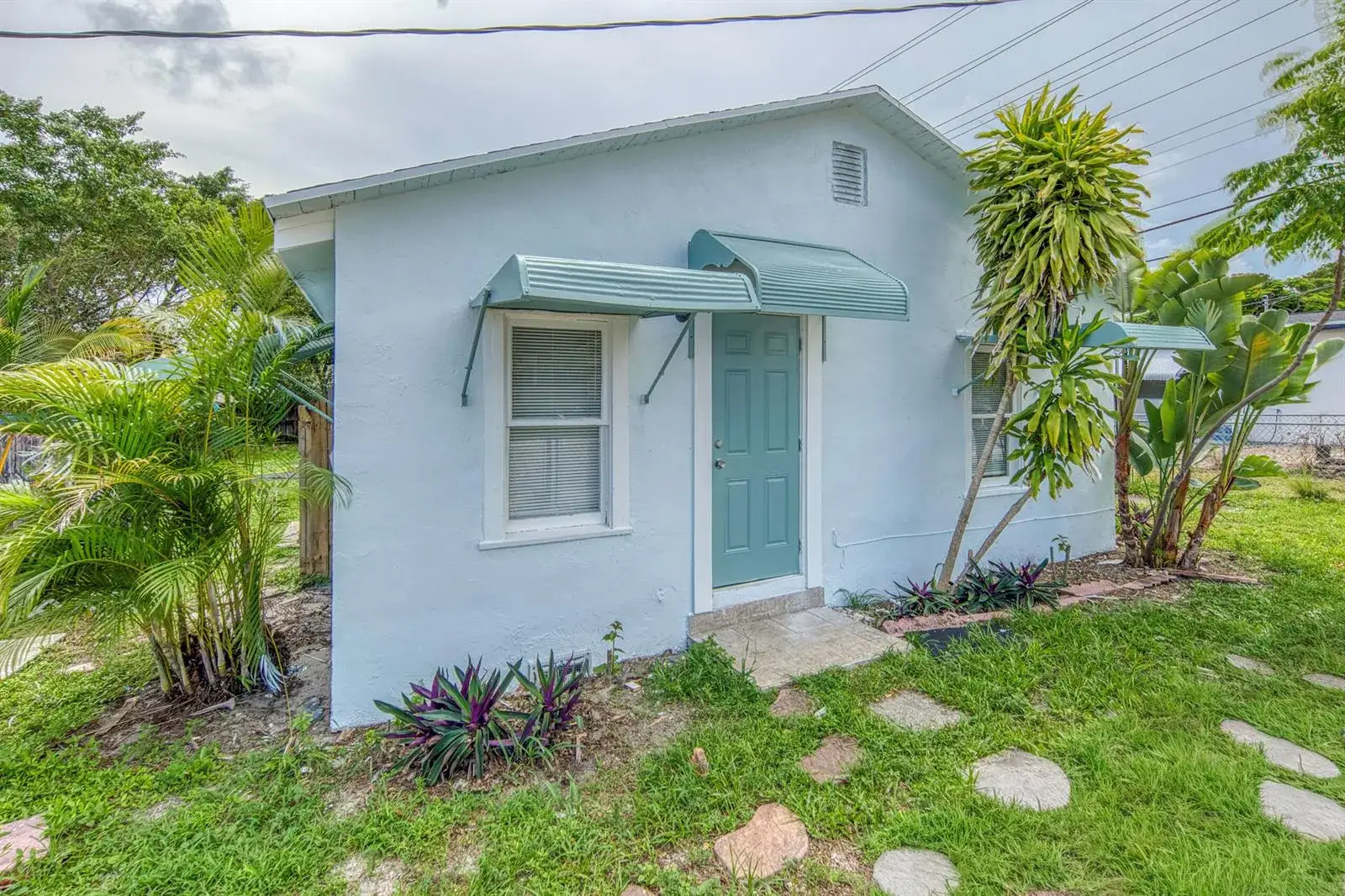 1 bedroom 1 bath Residential Lease for rent at 531 N B Street, FL 33460