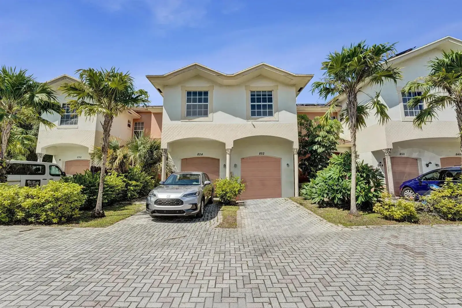 852 NW 9TH Street, Hallandale Beach FL 33009