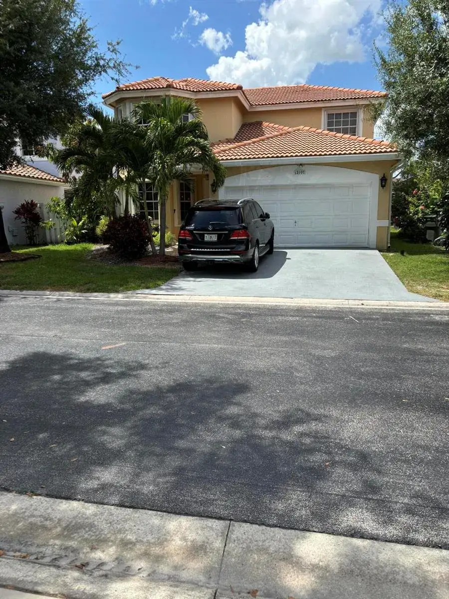 4 bedroom 2 bath Residential for sale at 12107 SUNSET POINT Circle, Wellington FL 33414