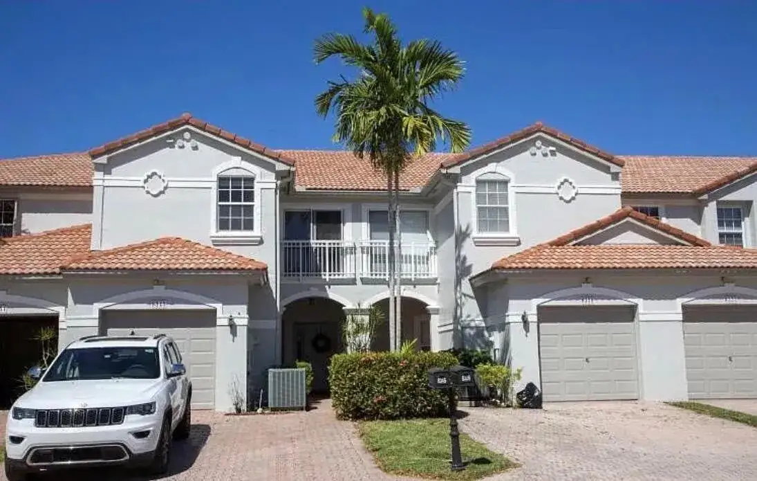 3 bedroom 2 bath Residential for sale at 8315 Via Leonessa # 8315, Boca Raton FL 33433