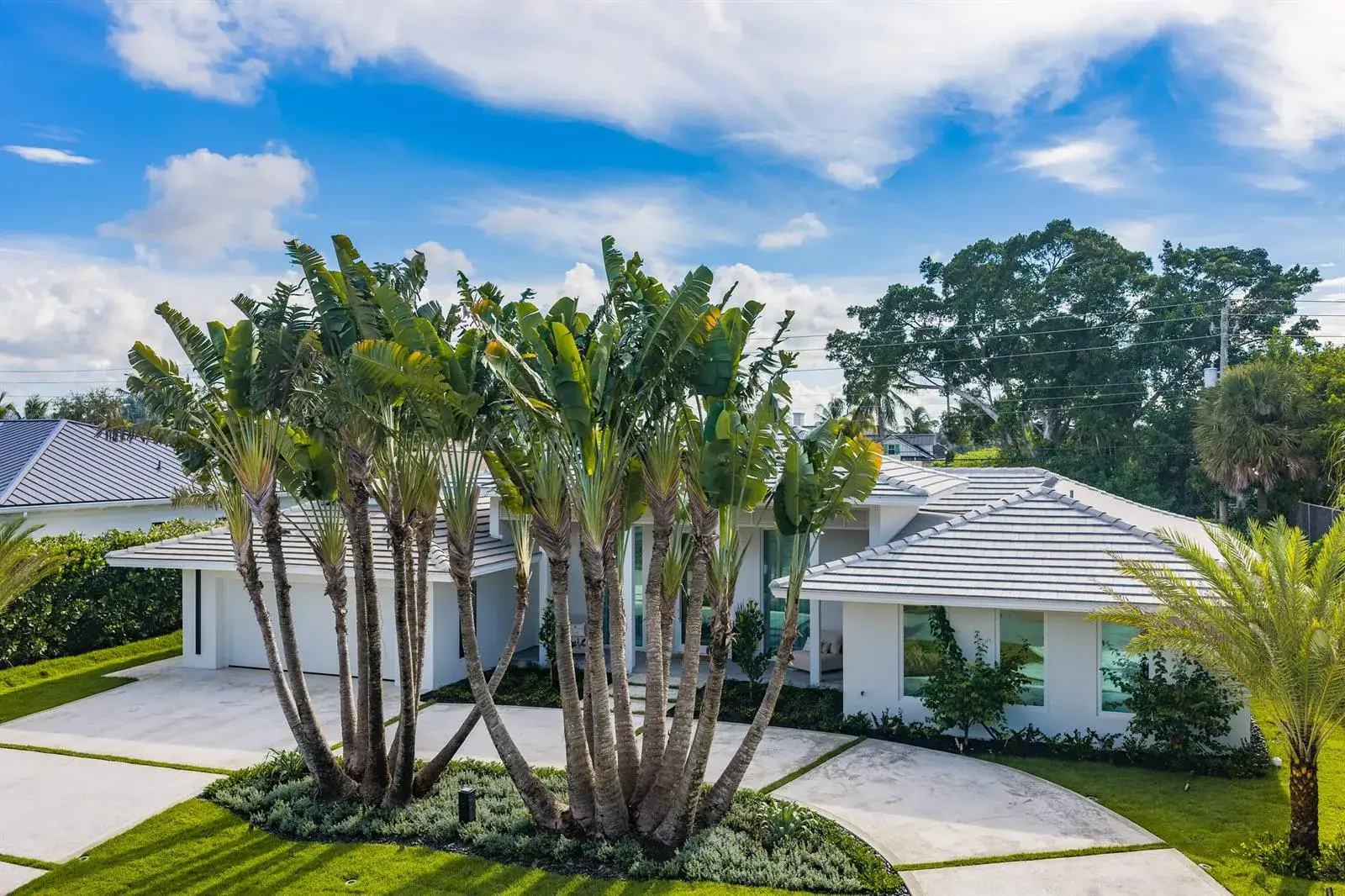 4 bedroom 4 bath Residential for sale at 229 GOLFVIEW Drive, Tequesta FL 33469