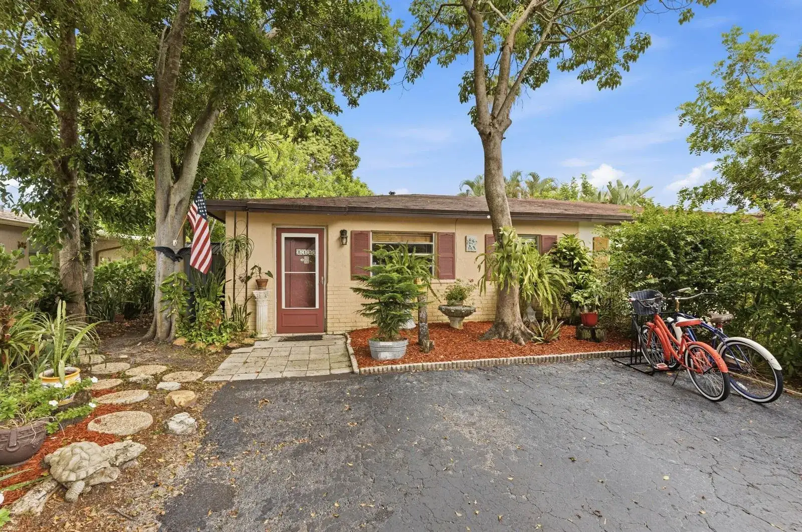 2 bedroom 1 bath Residential for sale at 5127 Rose Hill Drive, Boynton Beach FL 33437