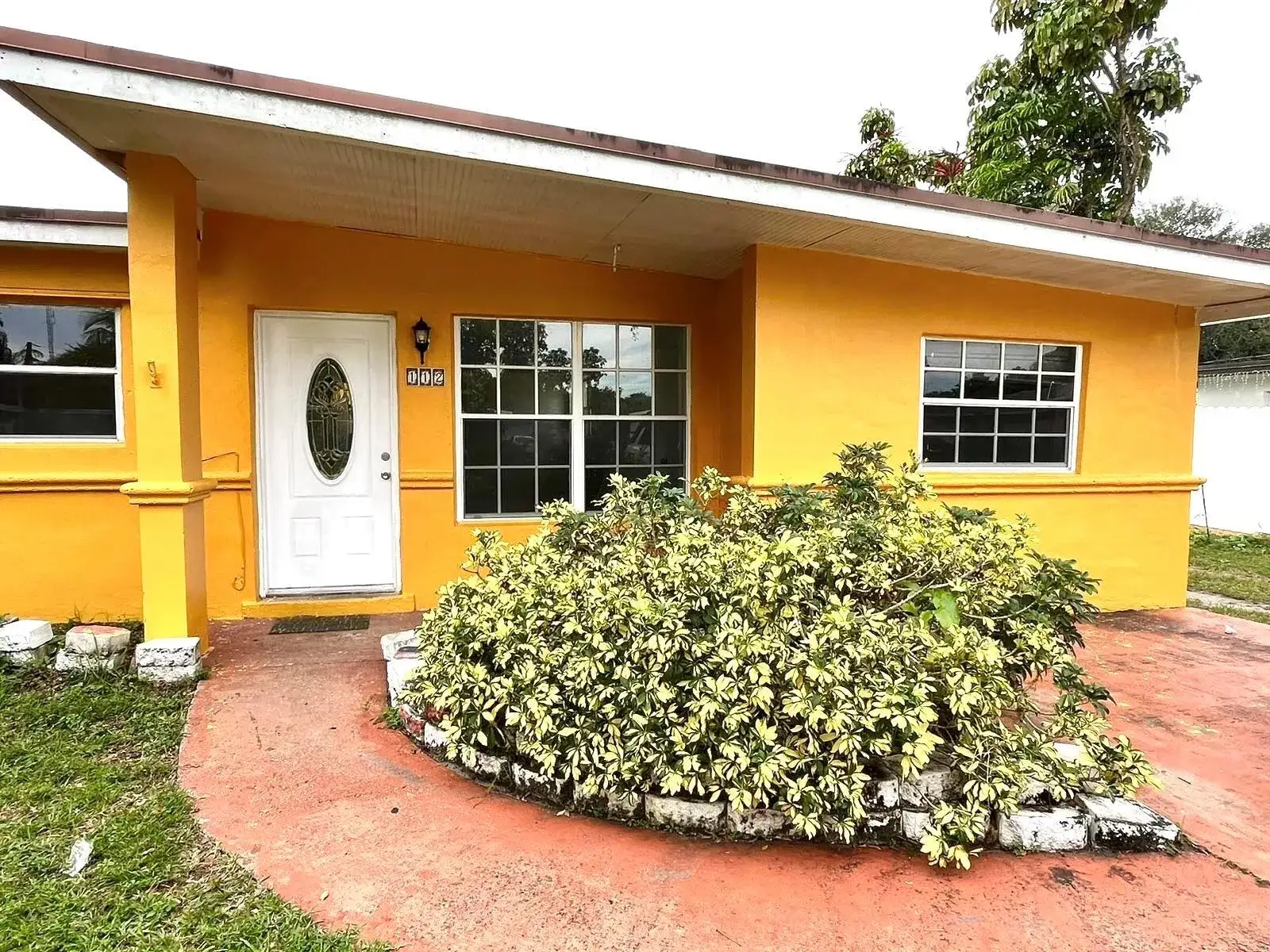4 bedroom 1 bath Residential Lease for rent at 112 NEWTON Road, West Park FL 33023