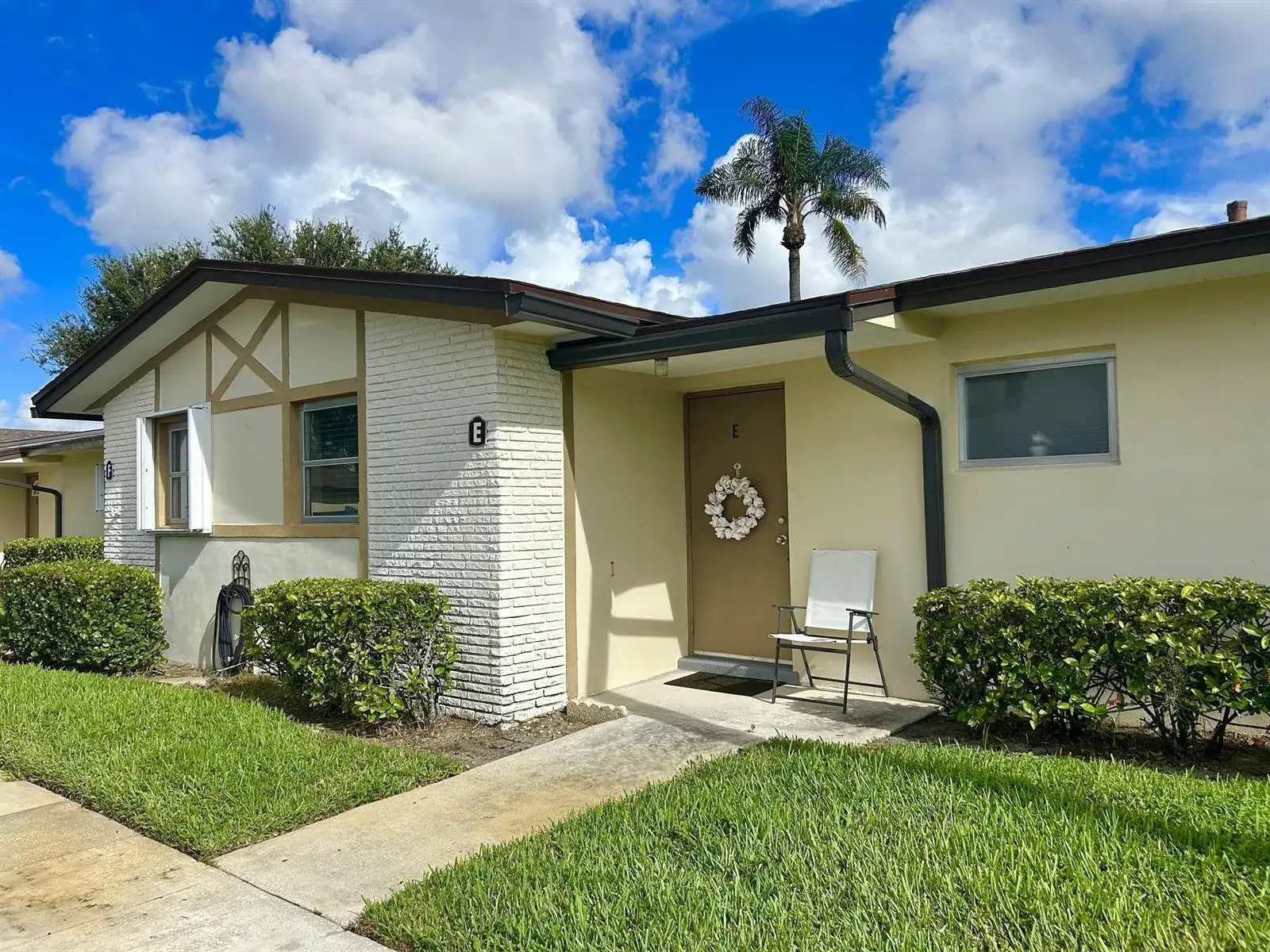 1 bedroom 1 bath Residential for sale at 2811 Ashley Drive W, West Palm Beach FL 33415