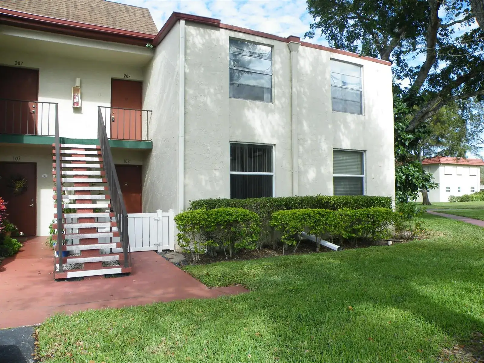 2 bedroom 2 bath Residential Lease for rent at 15 Willowbrook Lane # 108, Delray Beach FL 33446