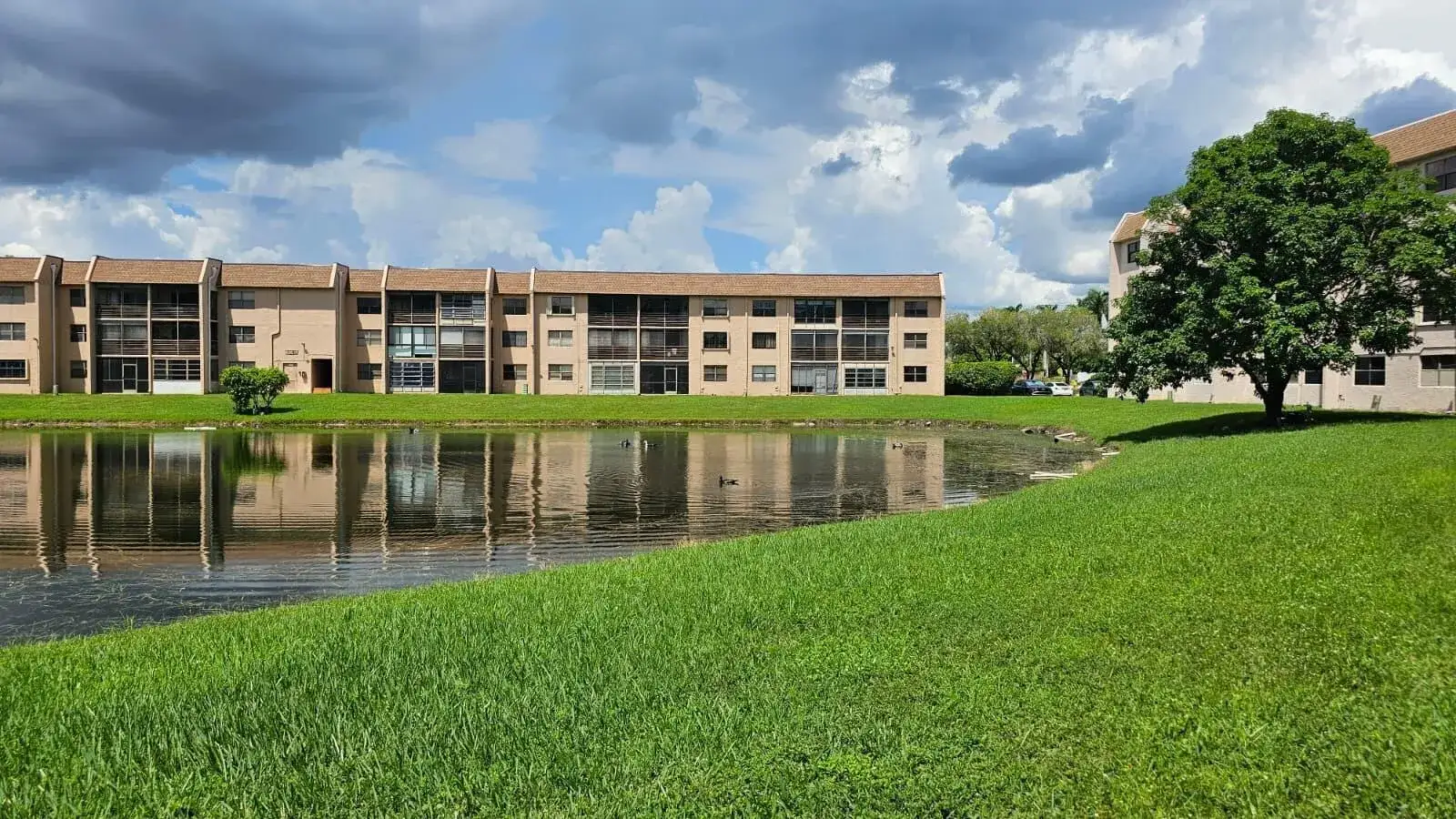 2 bedroom 2 bath Residential for sale at 2981 N Nob Hill Road # 201, Sunrise FL 33322