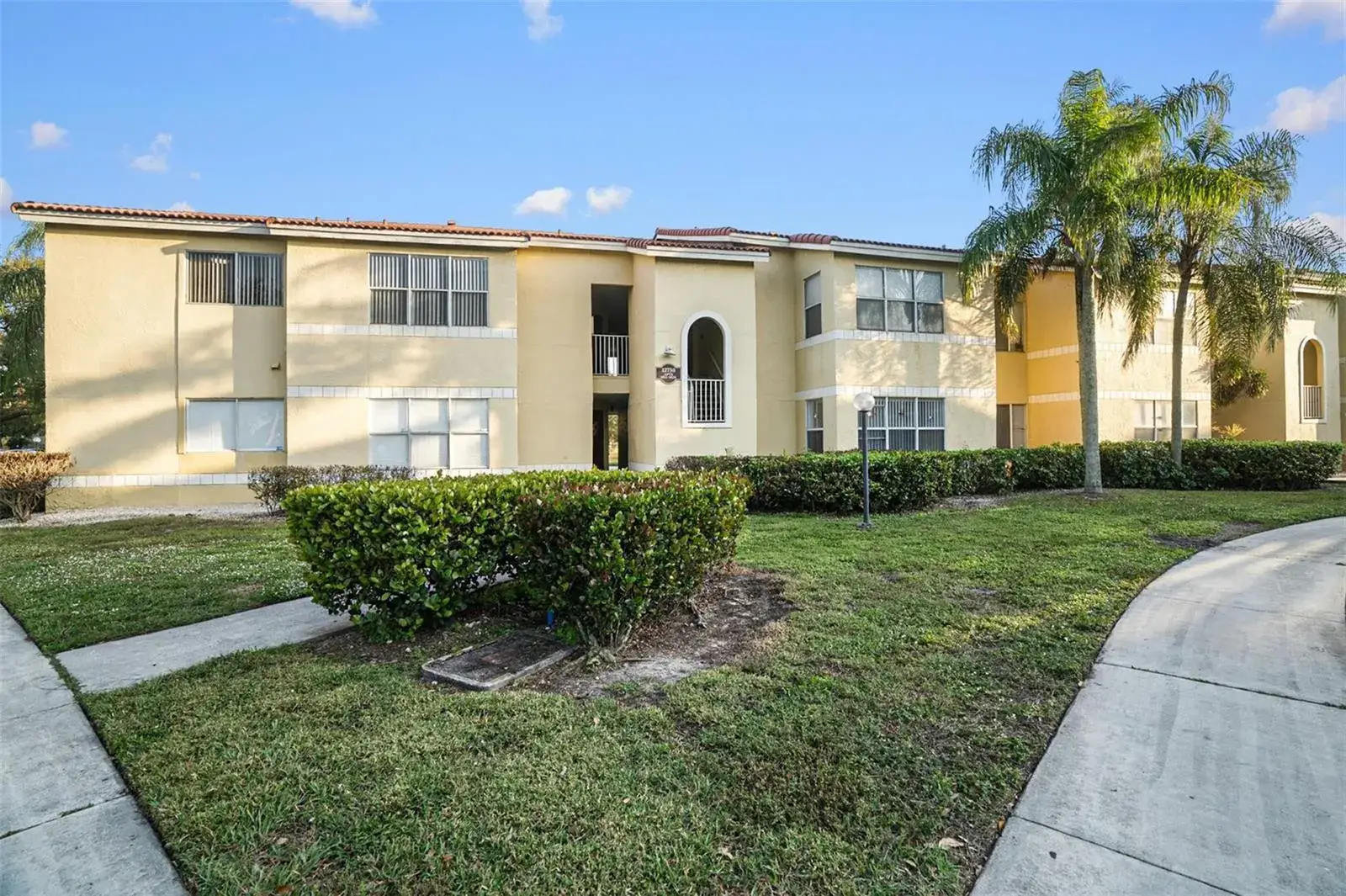 2 bedroom 2 bath Residential Lease for rent at 12730 VISTA ISLES Drive # 821, Sunrise FL 33325