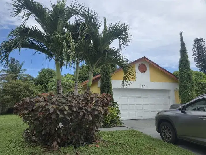 3 bedroom 2 bath Residential for sale at 3963 Classic Court, FL 33417