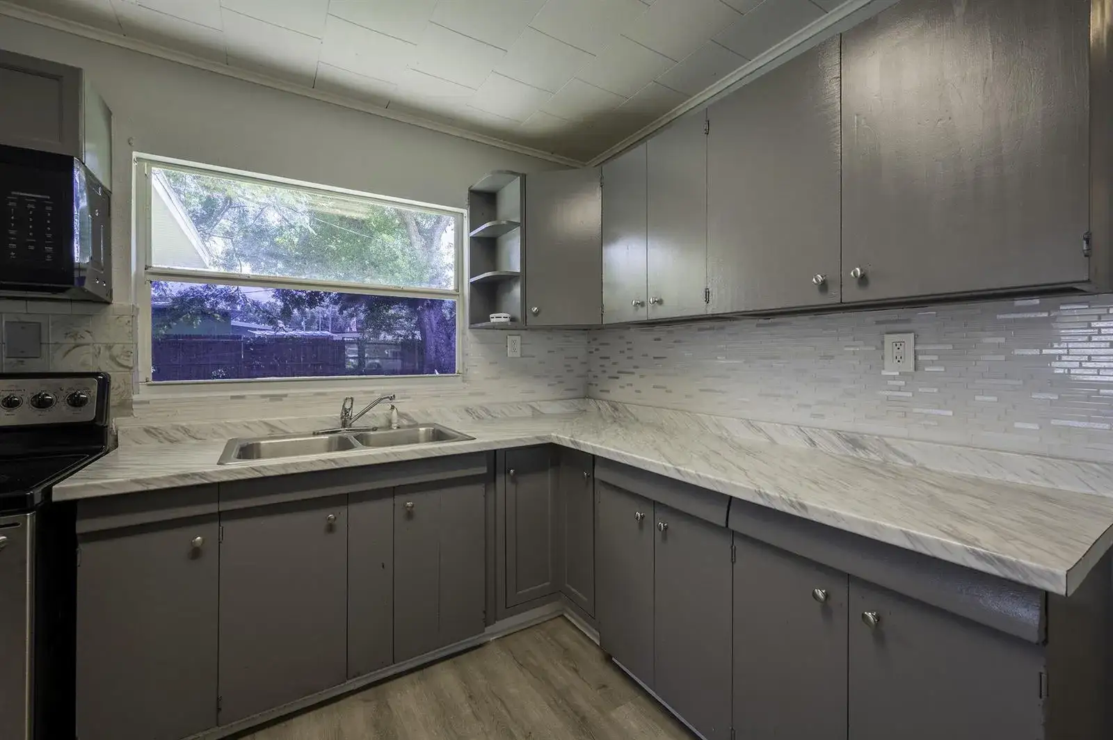 2 bedroom 1 bath Residential for sale at 5136 Studio Drive, Zephyrhills FL 33542