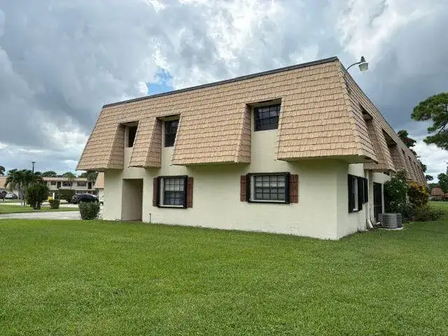 2 bedroom 2 bath Residential Lease for rent at 4183 Oak Terrace Drive, FL 33463
