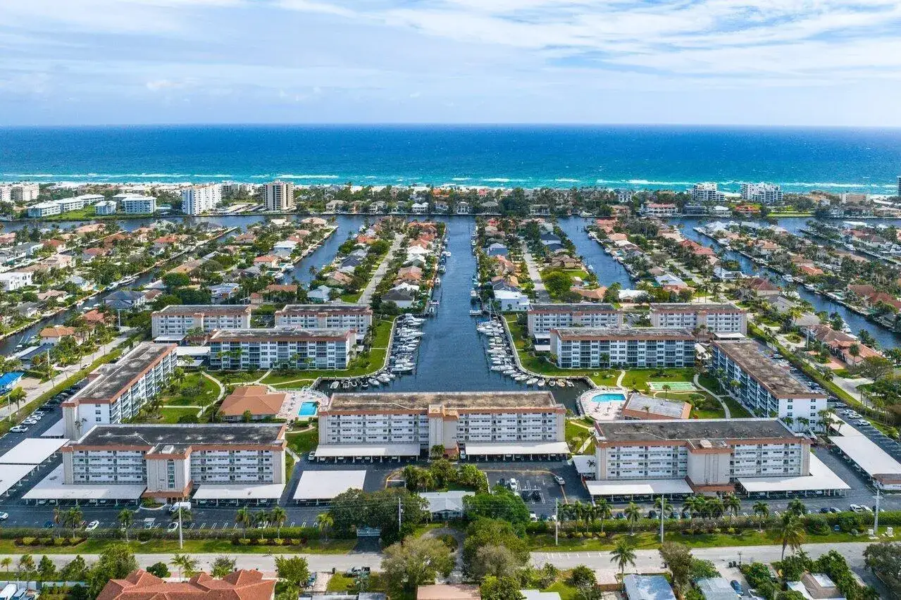 2 bedroom 2 bath Residential for sale at 900 DOGWOOD Drive # 339, Delray Beach FL 33483