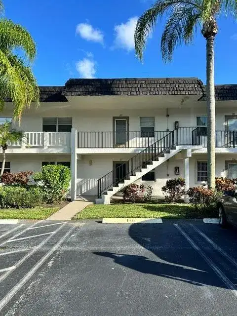 2 bedroom 2 bath Residential Lease for rent at 6 ABBEY Lane # 207, Delray Beach FL 33446