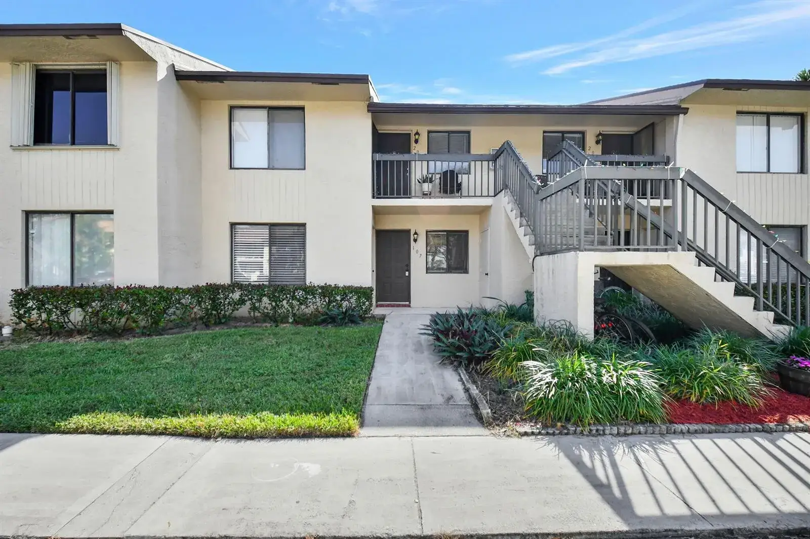 2 bedroom 2 bath Residential Lease for rent at 6550 SOMERSET Drive # 107, Boca Raton FL 33433