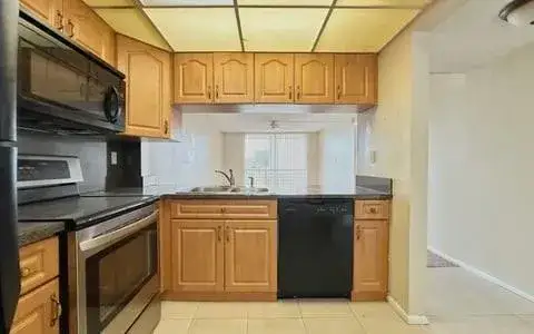 1 bedroom 1 bath Residential Lease for rent at 14195 SW 87th Street SW # B207, Miami FL 33183