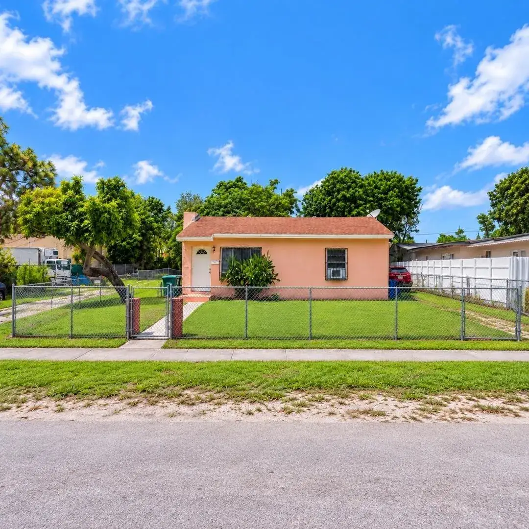3 bedroom 2 bath Residential for sale at 915 RUTLAND Street, Opa-Locka FL 33054