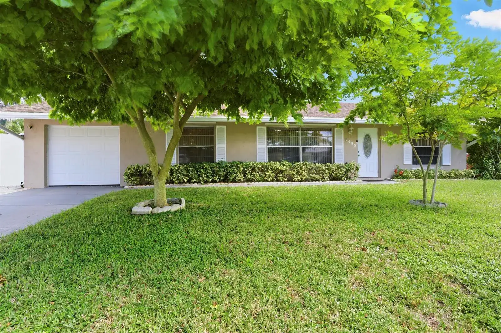 3 bedroom 2 bath Residential Lease for rent at 8685 SE KEATHLEY Court, Hobe Sound FL 33455
