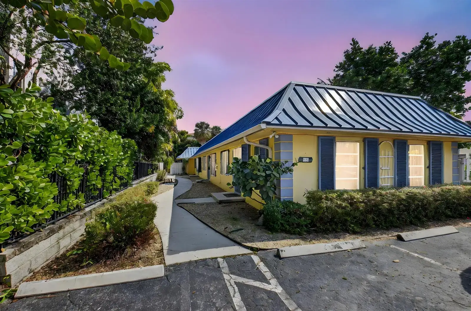 2 bedroom 3 bath Residential Lease for rent at 111 SE 7th Avenue # C, Delray Beach FL 33483