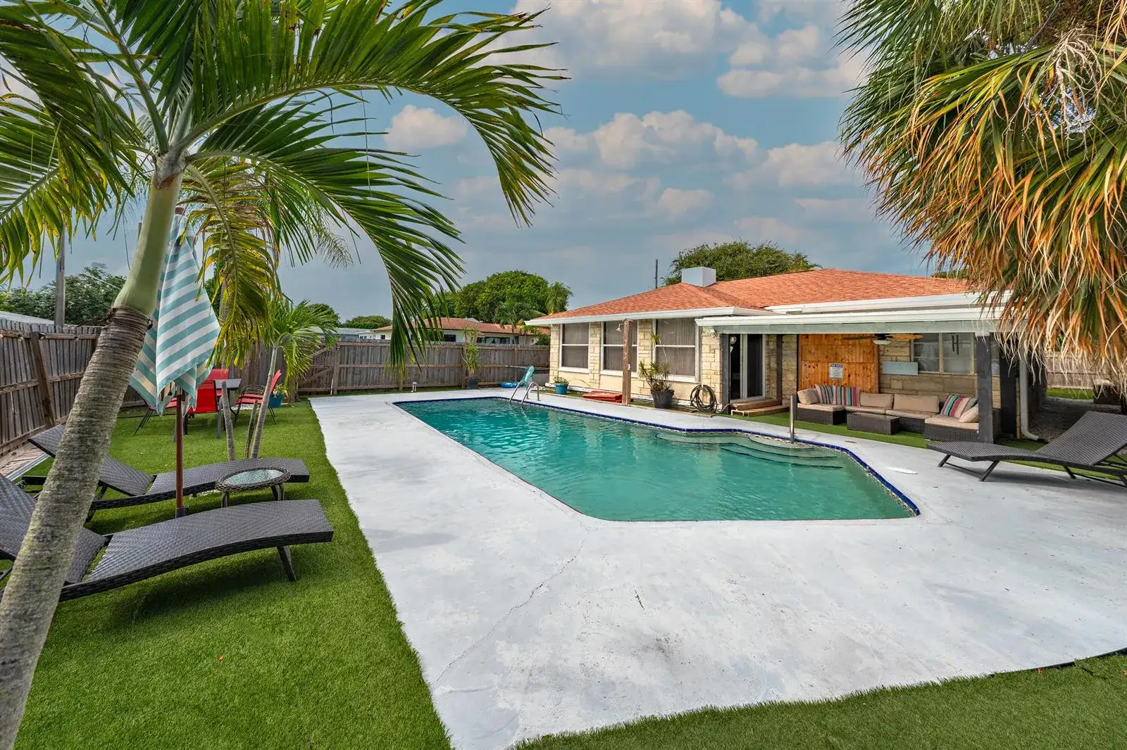 3 bedroom 1 bath Residential for sale at 1202 N K Street, FL 33460