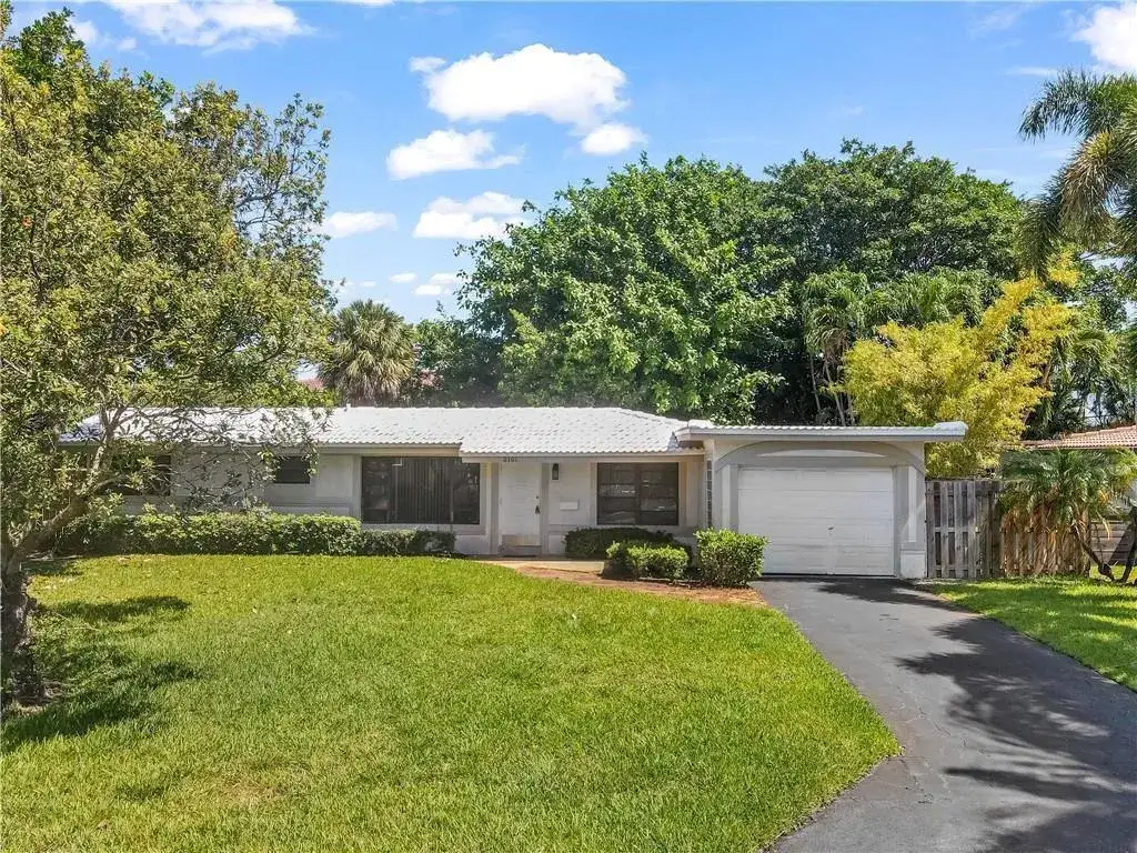3 bedroom 2 bath Residential Lease for rent at 2161 NE 35TH Street, Lighthouse Point FL 33064