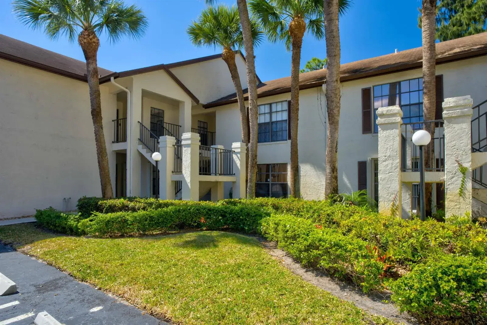 2 bedroom 2 bath Residential for sale at 3237 Perimeter Drive # 2512, FL 33467