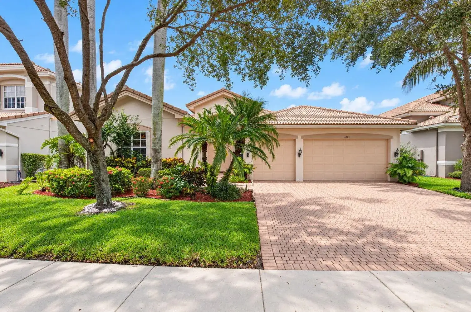 5 bedroom 4 bath Residential for sale at 8855 Starhaven Cove, Boynton Beach FL 33473
