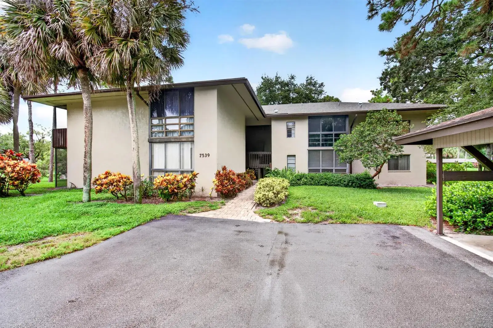 2 bedroom 2 bath Residential for sale at 7539 Greenlake Way, Boynton Beach FL 33436