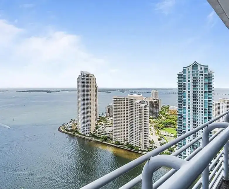 1 bedroom 1 bath Residential Lease for rent at 325 S BISCAYNE Boulevard # B, Miami FL 33131