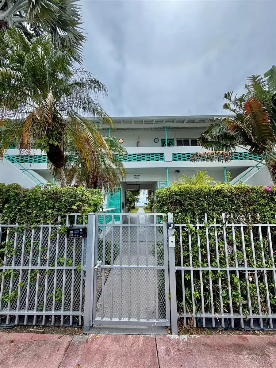 1 bedroom 1 bath Residential Lease for rent at 1980 BAY Drive # 8, Miami Beach FL 33141