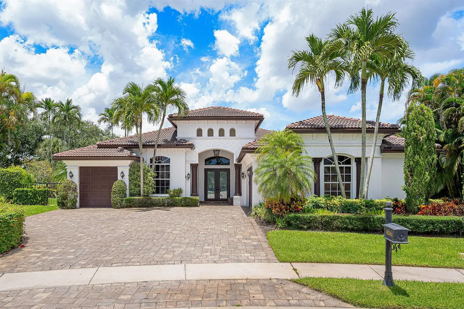 4 bedroom 5 bath Residential for sale at 16344 Mira Vista Lane, Delray Beach FL 33446